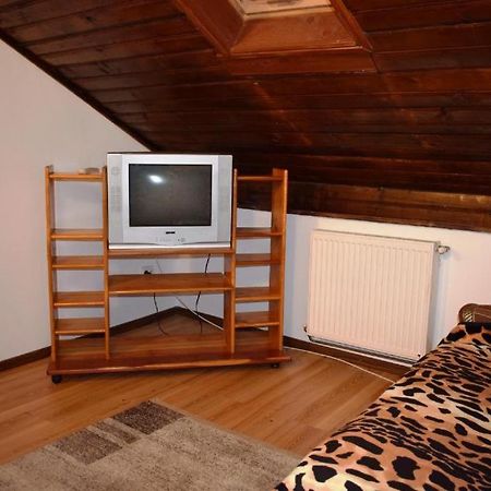 Rustic & Romantic Apartment Brasov Exterior photo